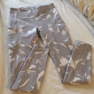 LULULEMON size 6 pants